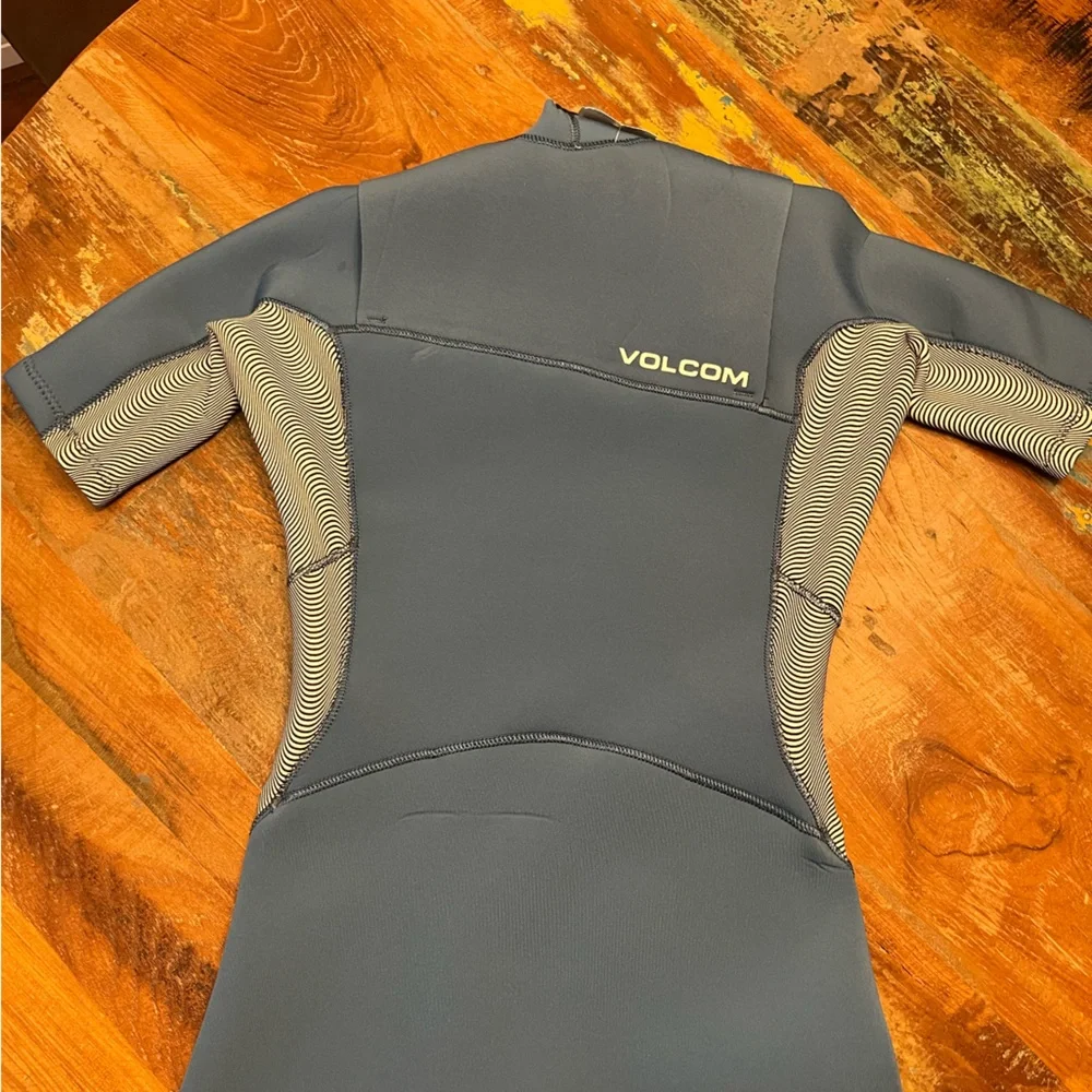 VOLCOM MODULATOR 2MM CHEST-ZIP YOUTH BOY'S S/S FULLSUIT WETSUIT